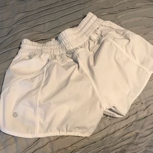 Lululemon White Tracker V short